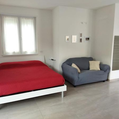 Apartamento Riva'S Slim House 2 Exterior foto